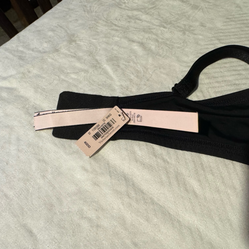 3 Victorias Secret Bras